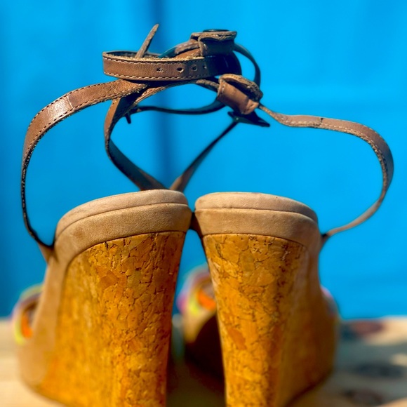 Platforms BCBG sandals size 6 - Picture 3 of 7